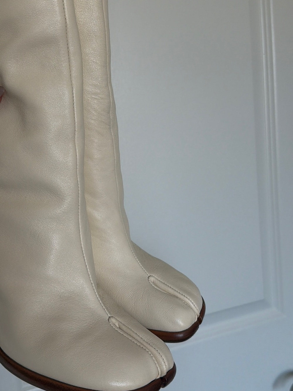 Maison Margiela Tall Cream Tabis Boots - Picture 2 of 4